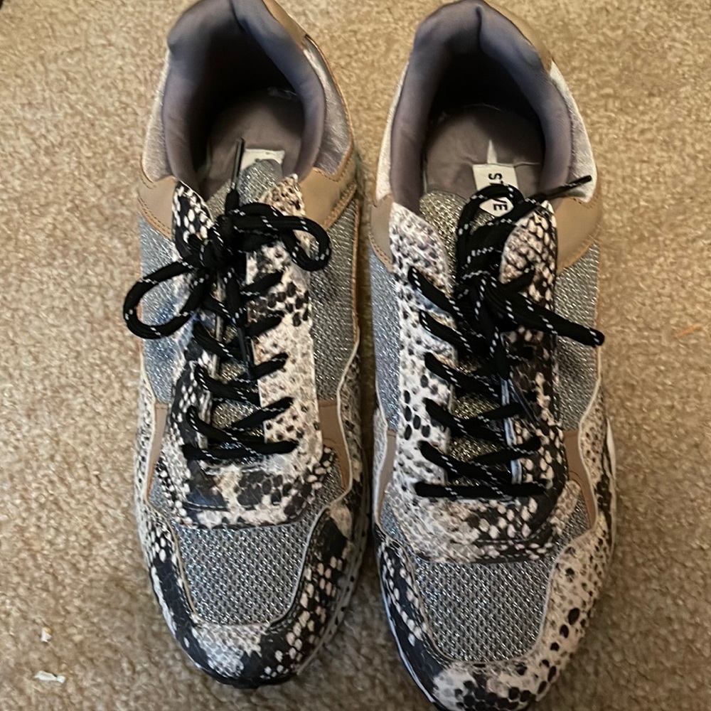 Steve Madden snakeskin tennis shoes womens size 9